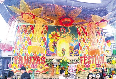 Architecture of Philippine fiestas .